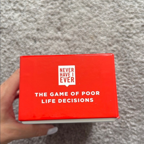 Card Game - Red - Picture 5 of 9